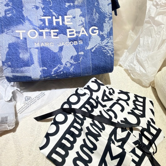 Marc Jacobs Classic Blue Tote - Picture 9 of 10